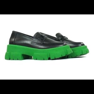 Steve Madden Black and Green Loafers